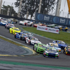 NASCAR Brasil: Sob garoa, Nicolas Costa leva a melhor na Corrida 1 da NASCAR Brasil em Interlagos