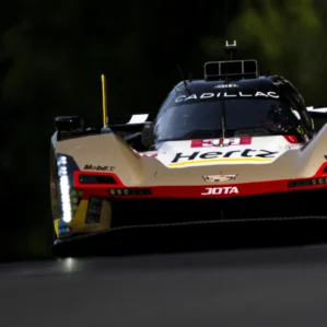 24 Horas Le Mans 2026 Cadillac Domina Fp1 Bamber Lideranca