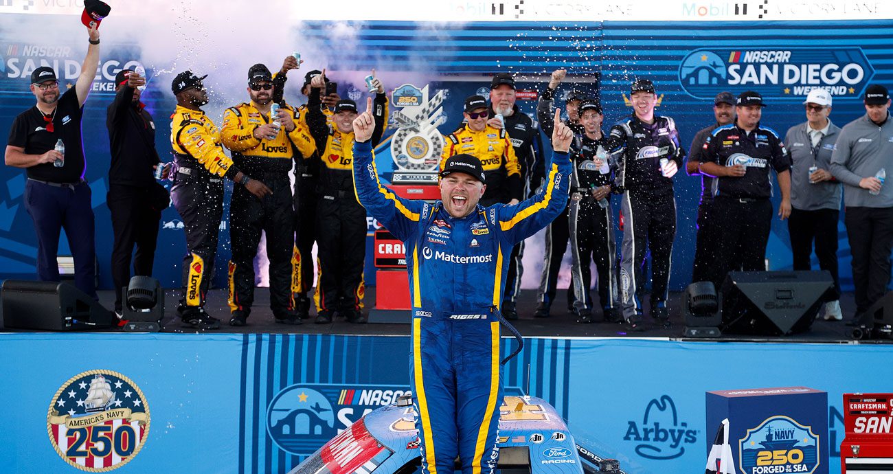 NASCAR Craftsman Truck Series: Layne Riggs vence prova inaugural em Naval Base Coronado em final dramático