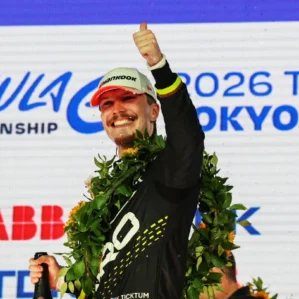 Ticktum Vitoria Dennis Ultima Volta Tokyo Eprix Evans Lideranca Campeonato