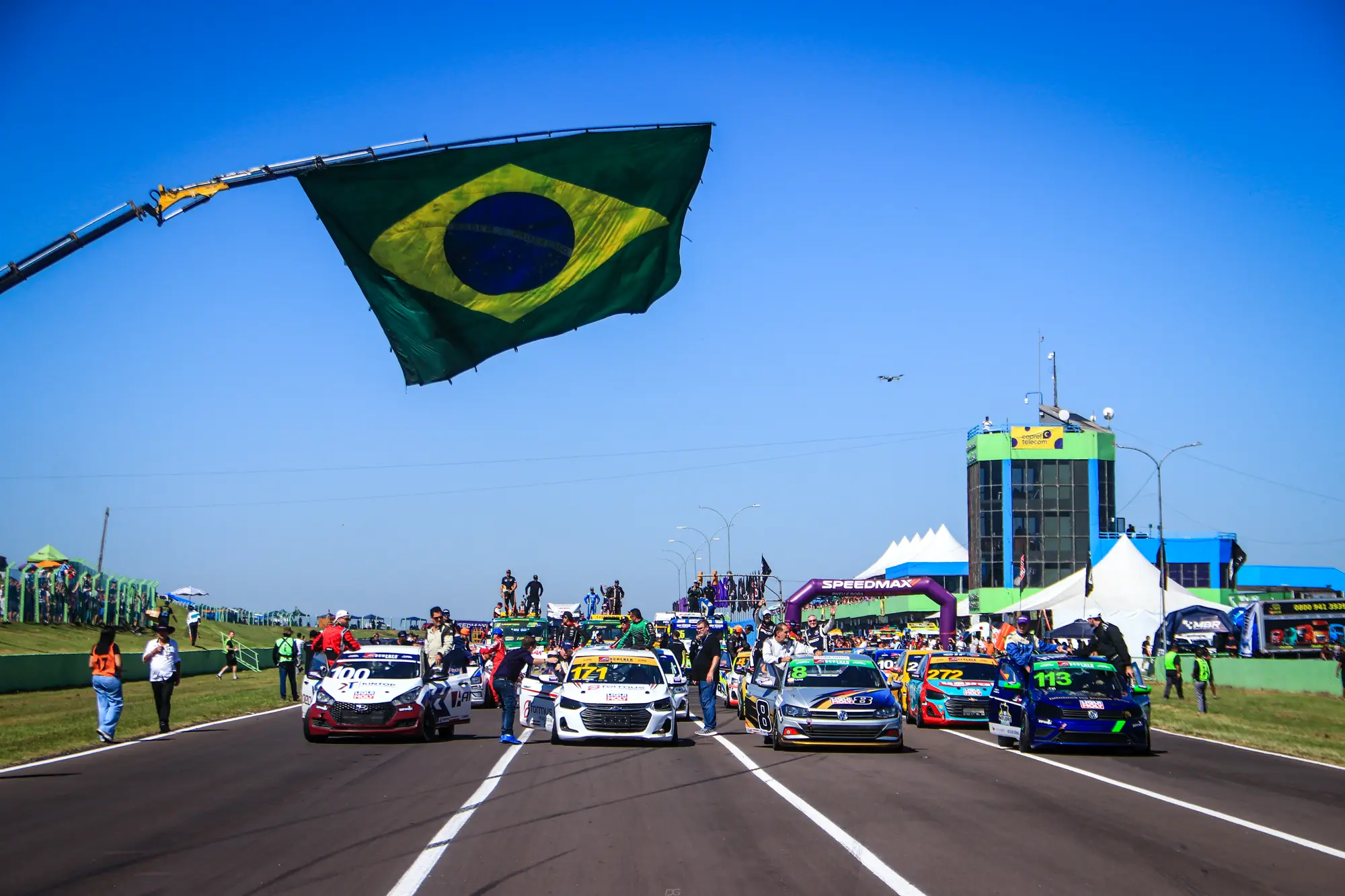 Mbr Muda Calendario E Turbina Penultima Etapa Do Ano Com Concept Edition