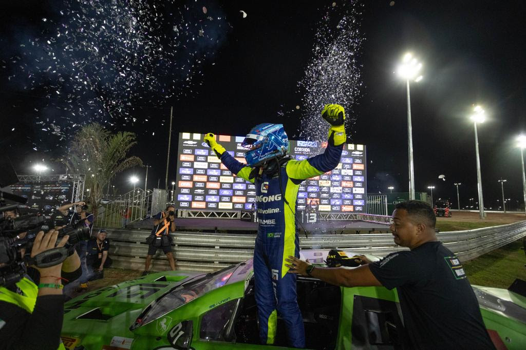 Arthur Gama vence a Night Challenge da NASCAR Brasil em Cuiabá e celebra superação