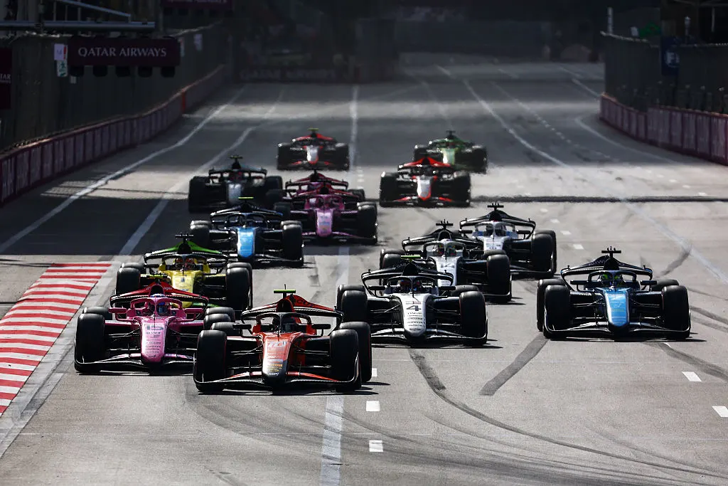 Alex Dunne Vence Baku F2 Rafael Camara Lider Campeonato
