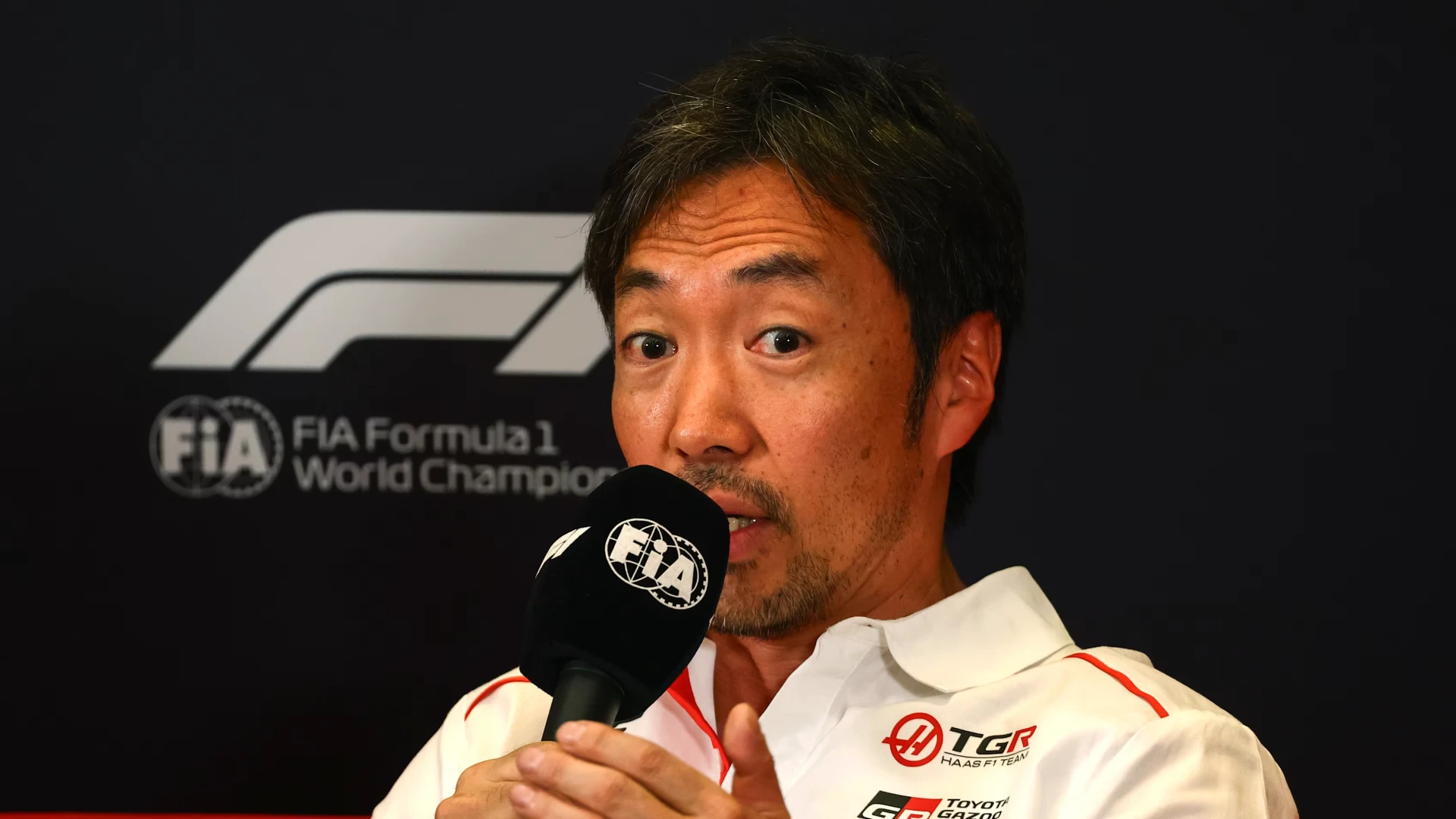 Haas Decisao Piloto 2027 Komatsu Prazo Duas Semanas