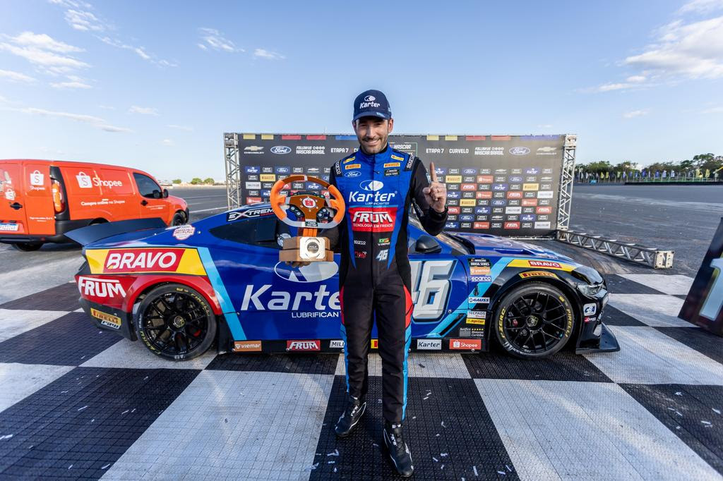 Nascar Curvelo 26