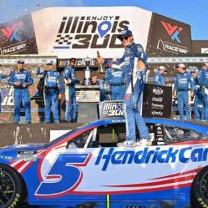 Nascar Larson 26