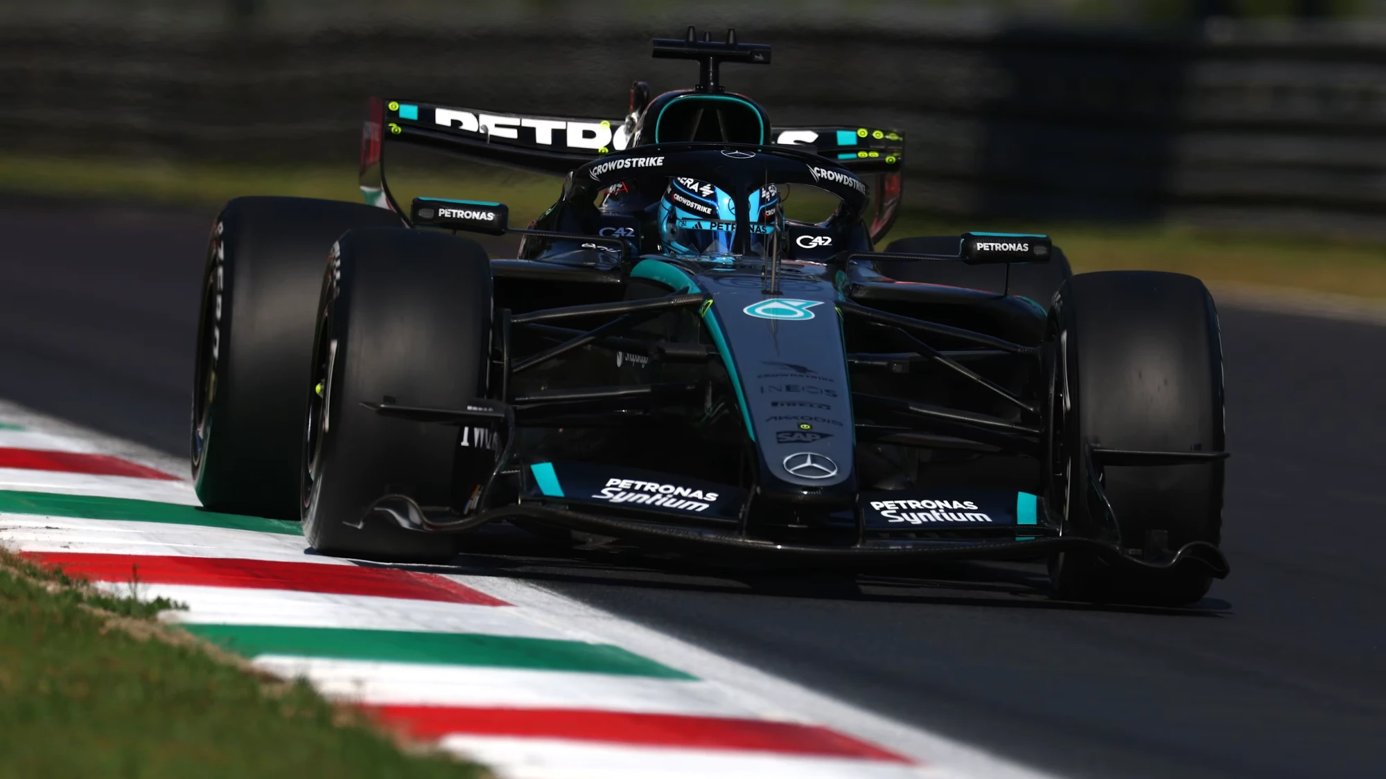 GP da Itália: Russell supera Leclerc e Antonelli e lidera segundo treino livre em Monza