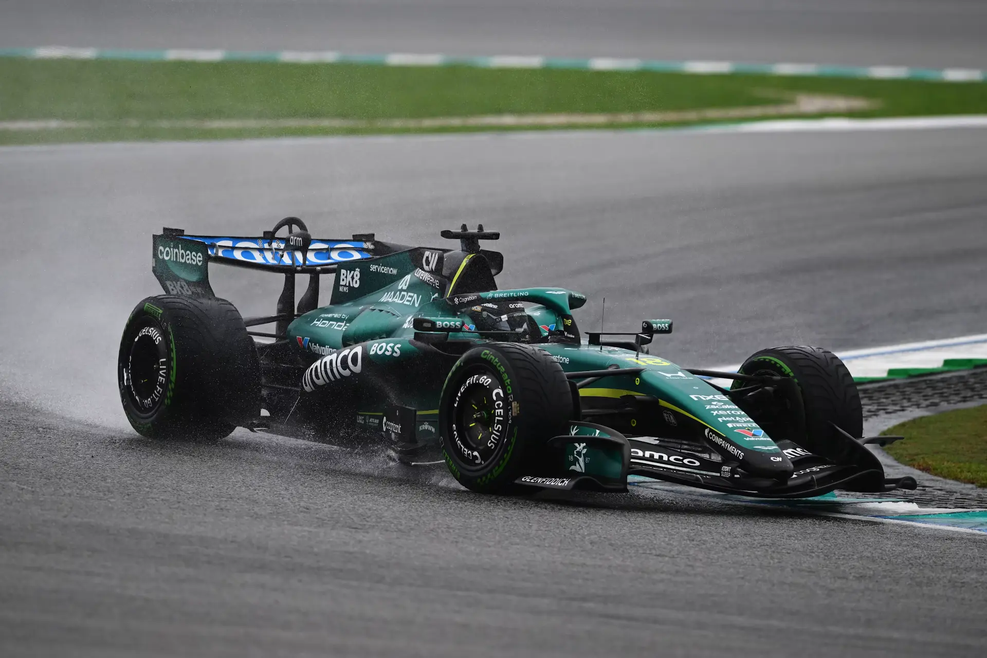 Aston Martin Confiante Gp Singapura F1 2026 Alonso Stroll